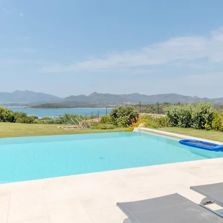 Capo Coda Cavallo Con Piscina * 圣特奥多罗